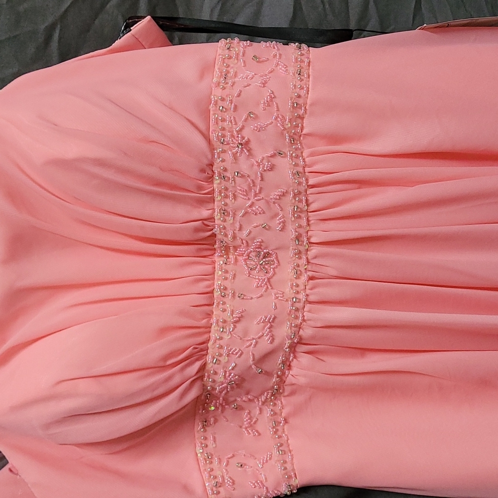 Dress - Picture 2 of 8